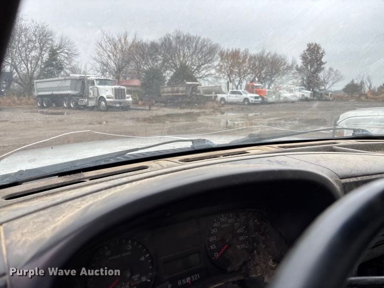 image for item EV3339 2006 Ford F550 XL Super Duty utility / service truck