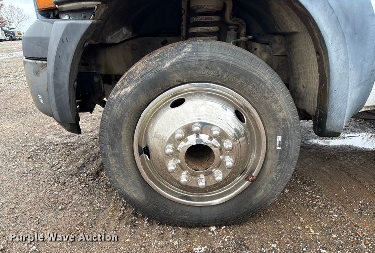 image for item EV3339 2006 Ford F550 XL Super Duty utility / service truck