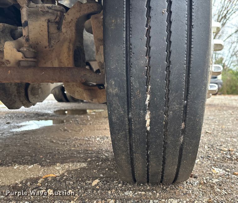 image for item EV3339 2006 Ford F550 XL Super Duty utility / service truck