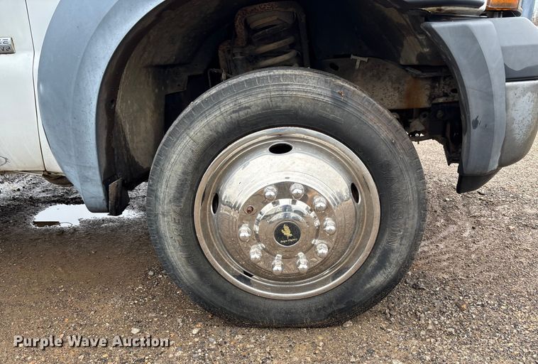 image for item EV3339 2006 Ford F550 XL Super Duty utility / service truck