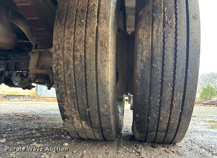 image for item EV3339 2006 Ford F550 XL Super Duty utility / service truck