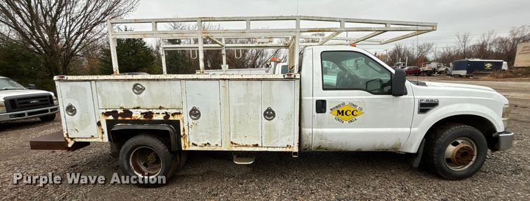 image for item EV3340 2008 Ford F350 XL Super Duty utility bed pickup truck