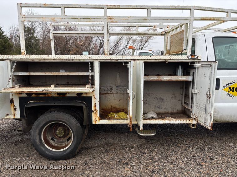 image for item EV3340 2008 Ford F350 XL Super Duty utility bed pickup truck