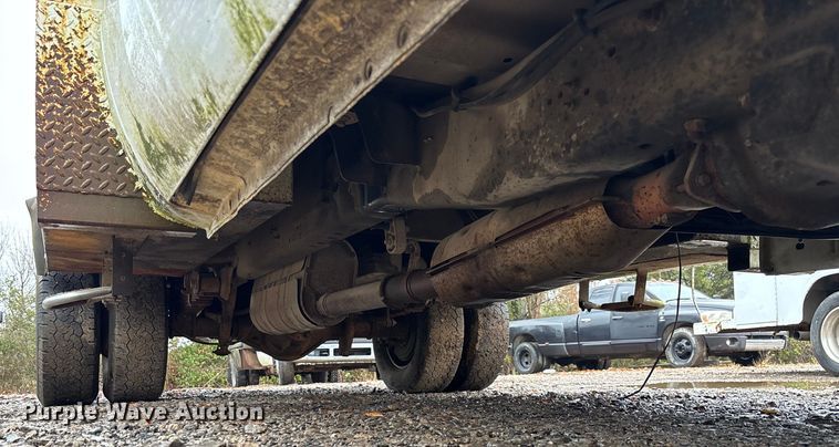 image for item EV3340 2008 Ford F350 XL Super Duty utility bed pickup truck