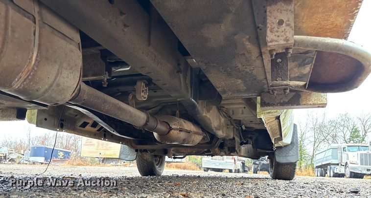 image for item EV3340 2008 Ford F350 XL Super Duty utility bed pickup truck