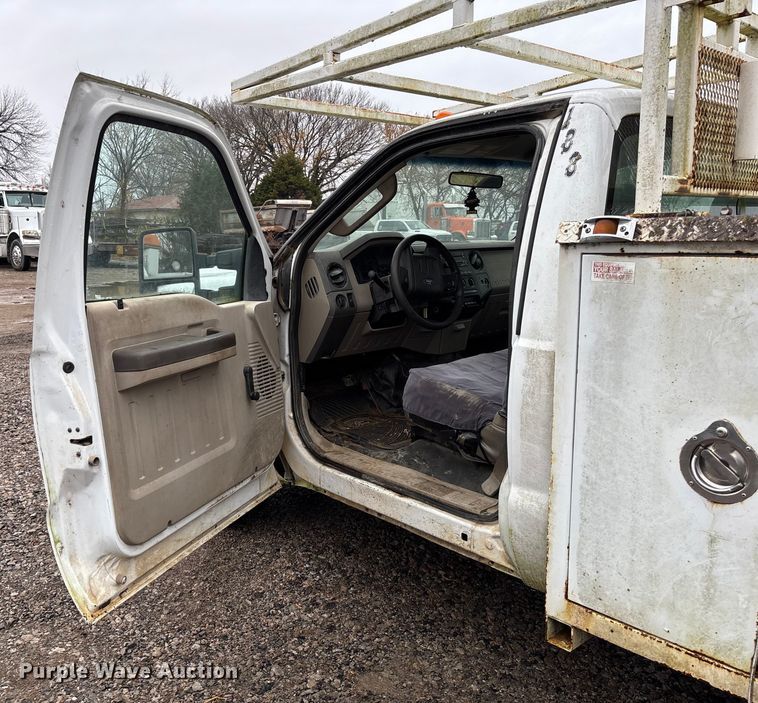 image for item EV3340 2008 Ford F350 XL Super Duty utility bed pickup truck