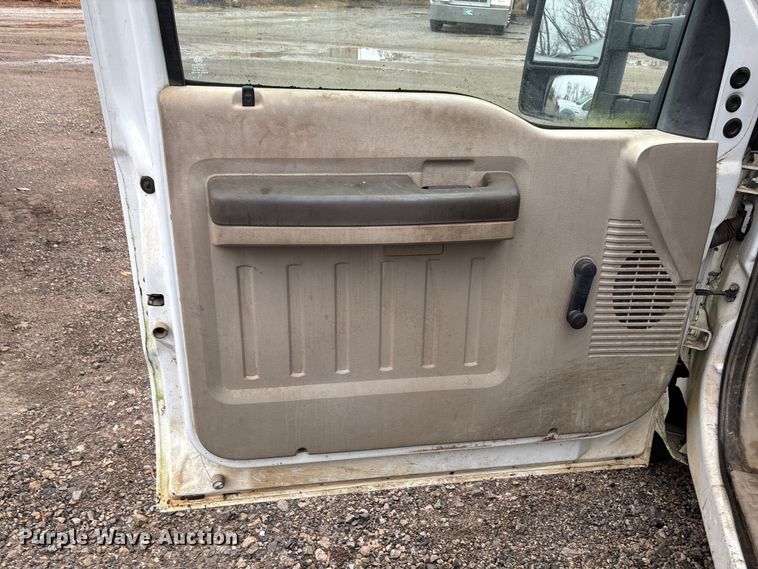 image for item EV3340 2008 Ford F350 XL Super Duty utility bed pickup truck