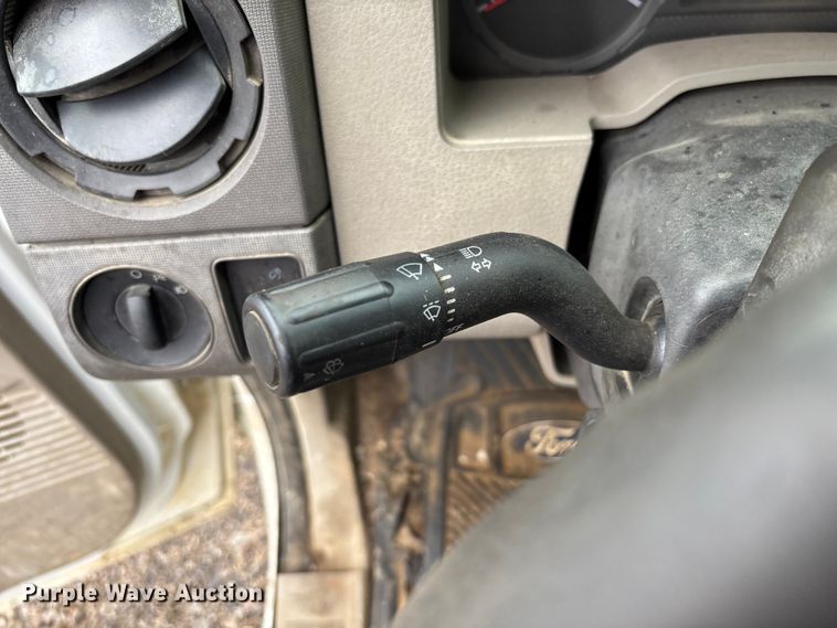 image for item EV3340 2008 Ford F350 XL Super Duty utility bed pickup truck