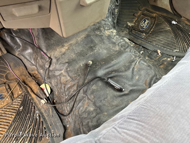 image for item EV3340 2008 Ford F350 XL Super Duty utility bed pickup truck