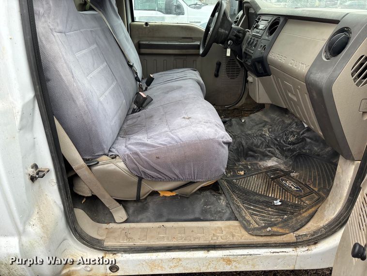 image for item EV3340 2008 Ford F350 XL Super Duty utility bed pickup truck