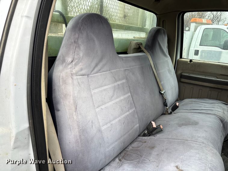 image for item EV3340 2008 Ford F350 XL Super Duty utility bed pickup truck