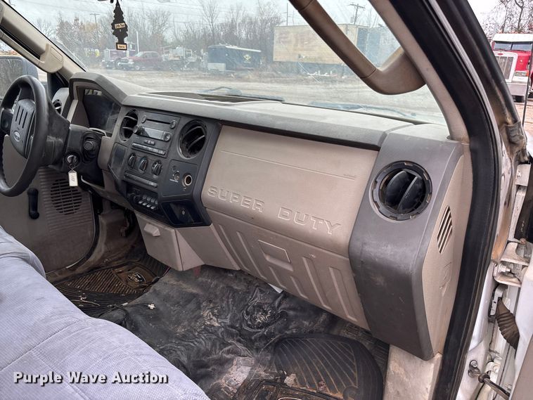 image for item EV3340 2008 Ford F350 XL Super Duty utility bed pickup truck