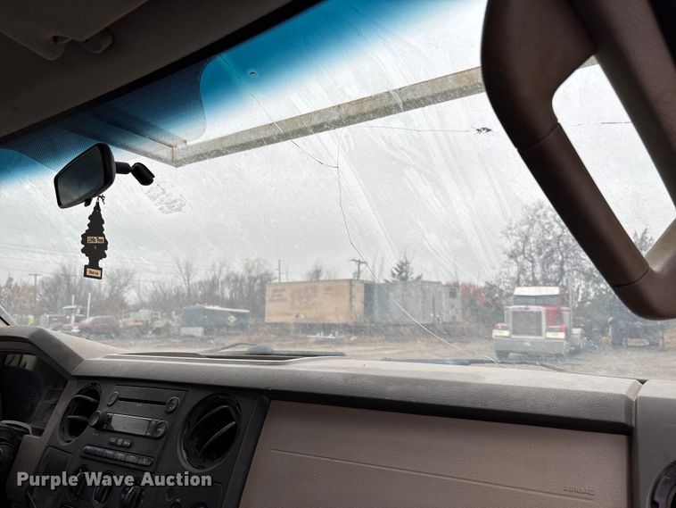 image for item EV3340 2008 Ford F350 XL Super Duty utility bed pickup truck