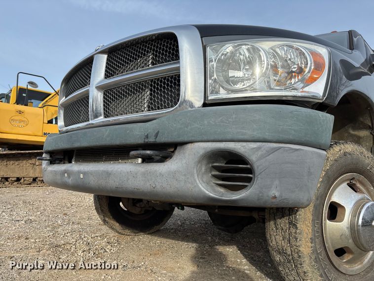 image for item EV3341 2006 Dodge Ram 3500 Quad Cab flatbed pickup truck