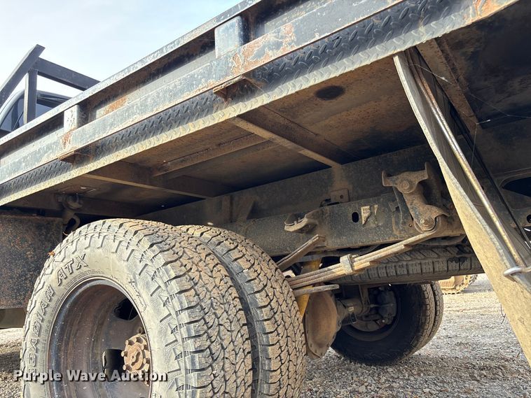 image for item EV3341 2006 Dodge Ram 3500 Quad Cab flatbed pickup truck
