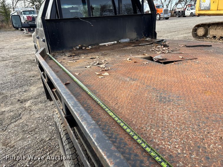 image for item EV3341 2006 Dodge Ram 3500 Quad Cab flatbed pickup truck