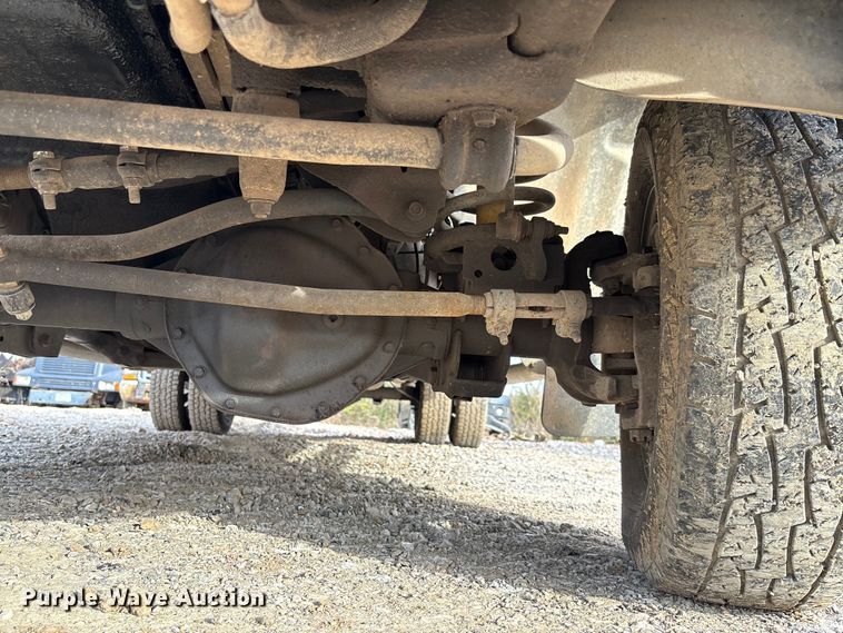 image for item EV3341 2006 Dodge Ram 3500 Quad Cab flatbed pickup truck