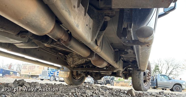 image for item EV3341 2006 Dodge Ram 3500 Quad Cab flatbed pickup truck