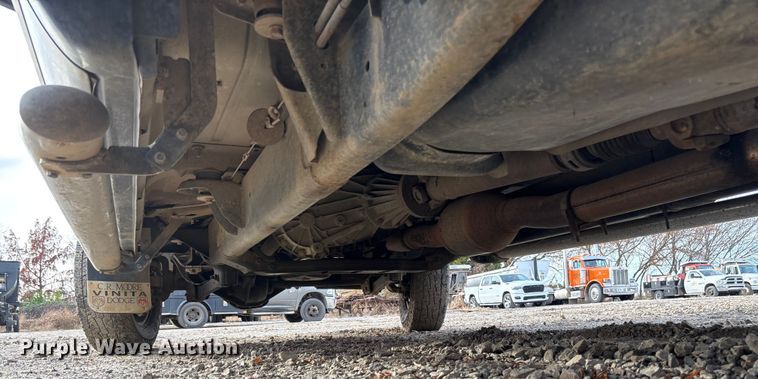 image for item EV3341 2006 Dodge Ram 3500 Quad Cab flatbed pickup truck