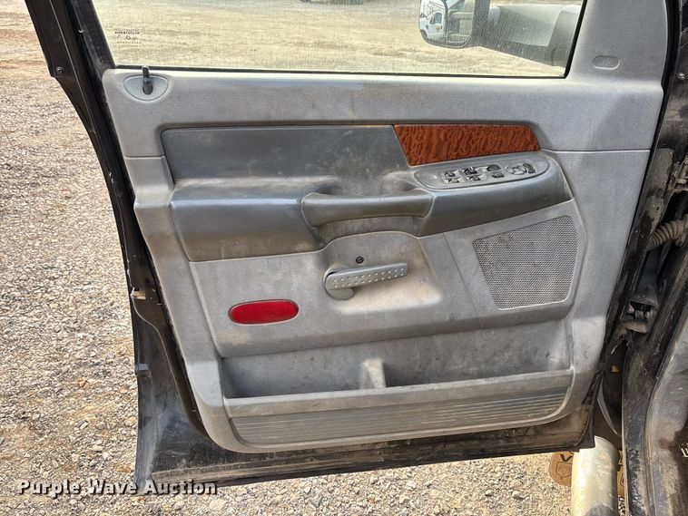 image for item EV3341 2006 Dodge Ram 3500 Quad Cab flatbed pickup truck