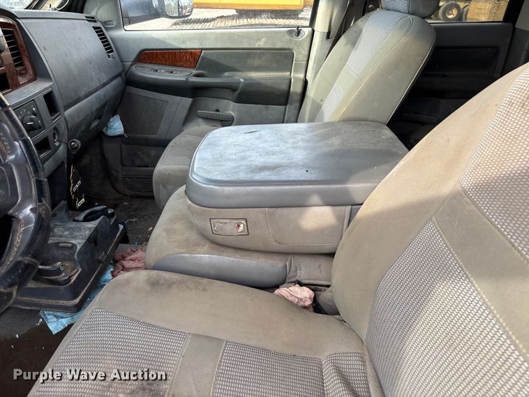 image for item EV3341 2006 Dodge Ram 3500 Quad Cab flatbed pickup truck