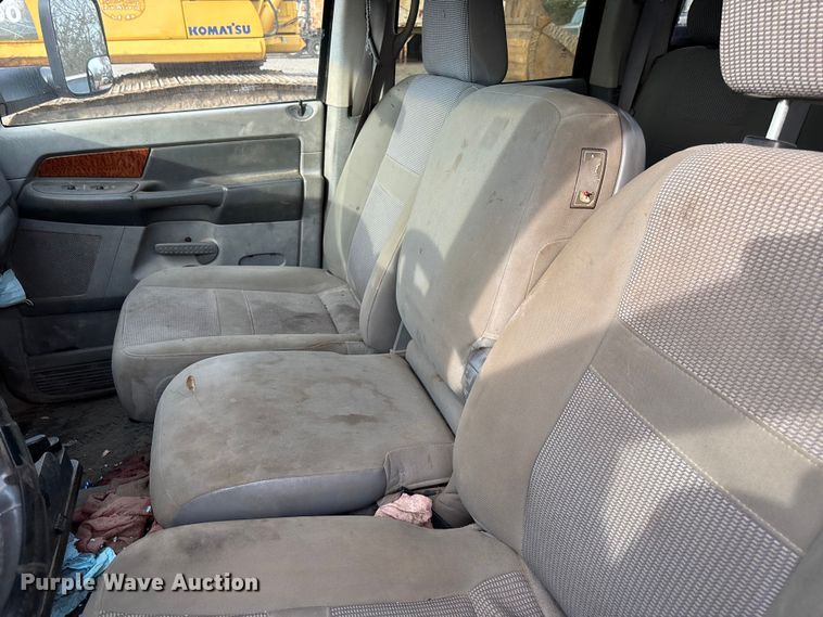 image for item EV3341 2006 Dodge Ram 3500 Quad Cab flatbed pickup truck