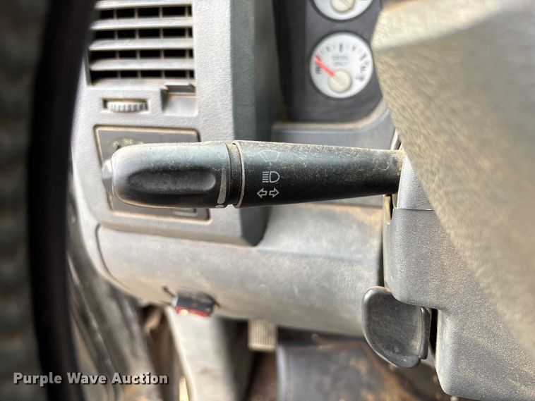 image for item EV3341 2006 Dodge Ram 3500 Quad Cab flatbed pickup truck