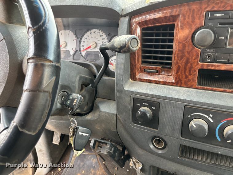 image for item EV3341 2006 Dodge Ram 3500 Quad Cab flatbed pickup truck