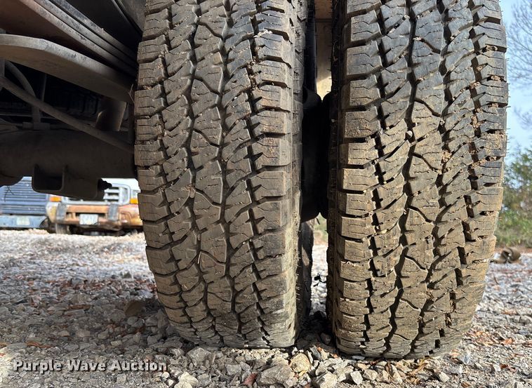 image for item EV3341 2006 Dodge Ram 3500 Quad Cab flatbed pickup truck