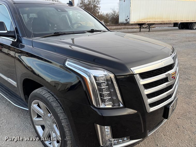 image for item EV3342 2020 Cadillac Escalade ESV SUV