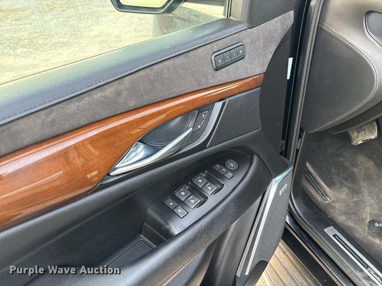 image for item EV3342 2020 Cadillac Escalade ESV SUV