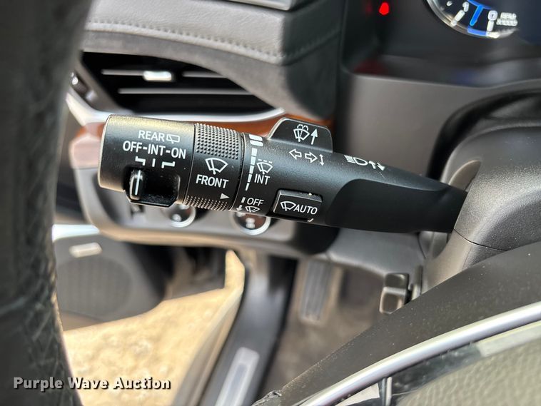 image for item EV3342 2020 Cadillac Escalade ESV SUV