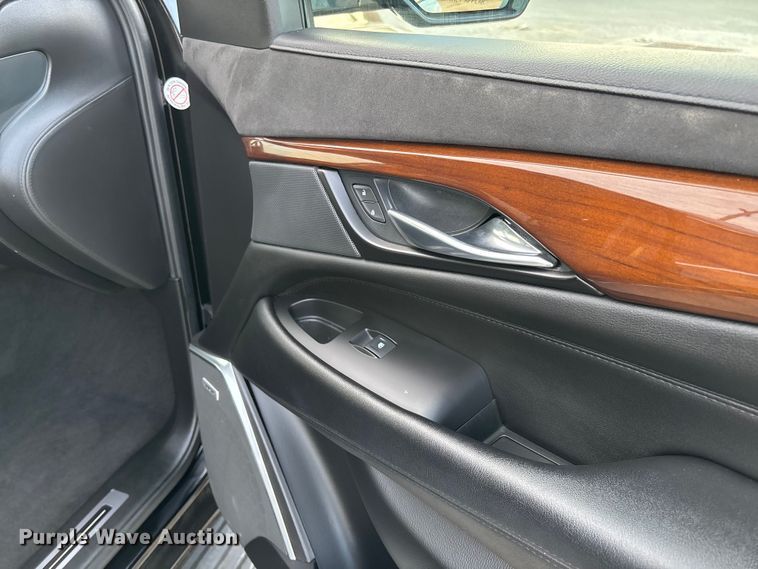 image for item EV3342 2020 Cadillac Escalade ESV SUV