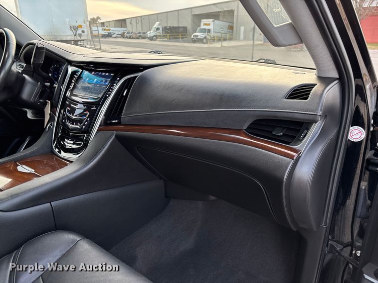 image for item EV3342 2020 Cadillac Escalade ESV SUV