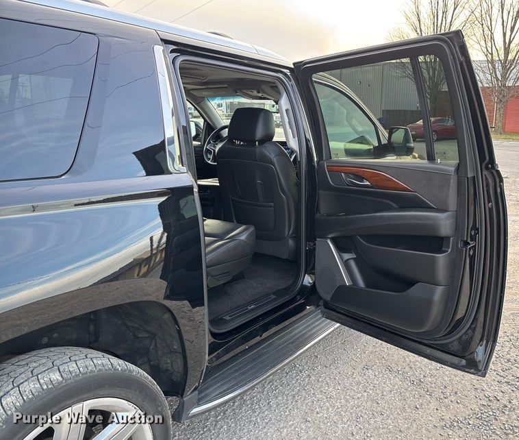 image for item EV3342 2020 Cadillac Escalade ESV SUV