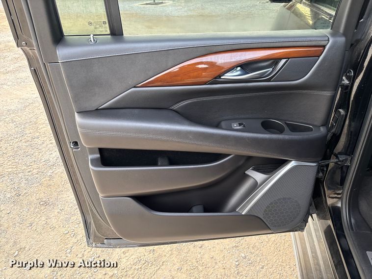 image for item EV3342 2020 Cadillac Escalade ESV SUV