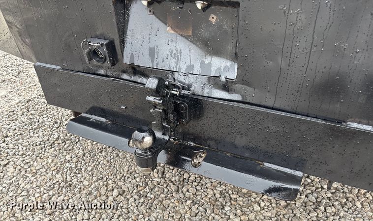 image for item EV3359 2017 Ford F350 Super Duty XL Crew Cab flatbed pickup truck