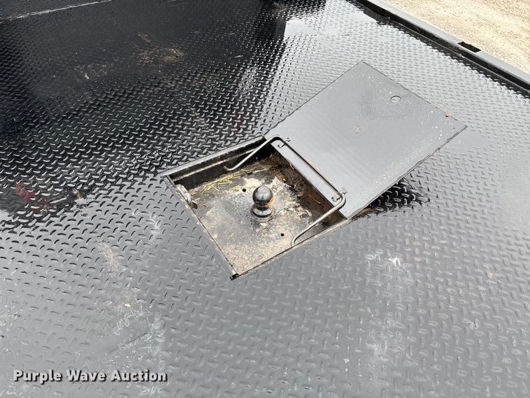 image for item EV3359 2017 Ford F350 Super Duty XL Crew Cab flatbed pickup truck