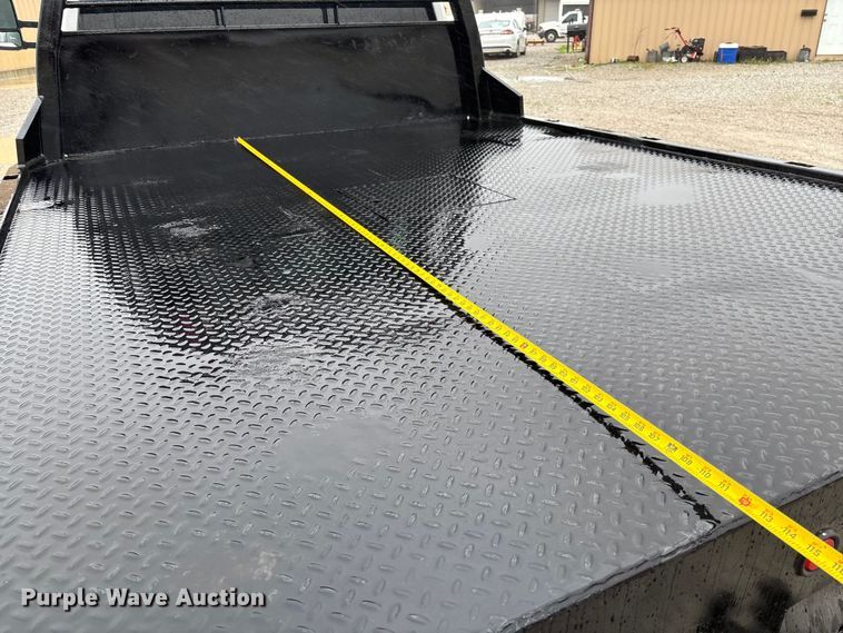 image for item EV3359 2017 Ford F350 Super Duty XL Crew Cab flatbed pickup truck