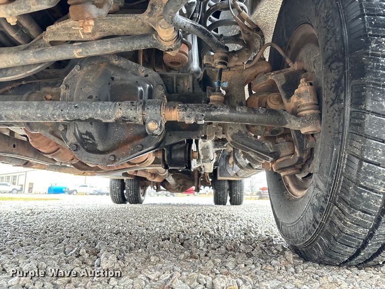 image for item EV3359 2017 Ford F350 Super Duty XL Crew Cab flatbed pickup truck