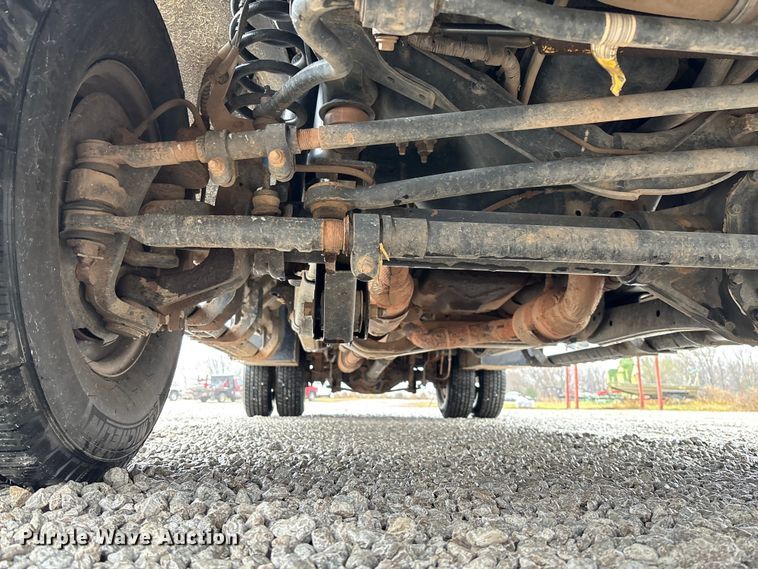 image for item EV3359 2017 Ford F350 Super Duty XL Crew Cab flatbed pickup truck