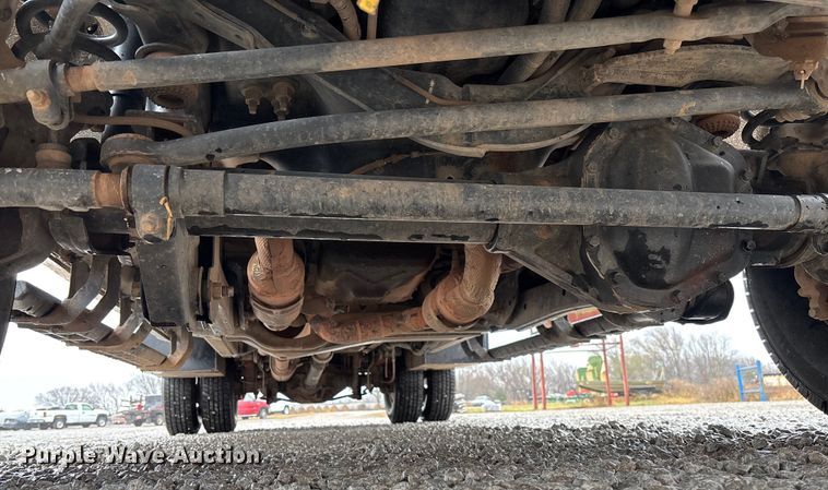 image for item EV3359 2017 Ford F350 Super Duty XL Crew Cab flatbed pickup truck