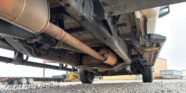 image for item EV3359 2017 Ford F350 Super Duty XL Crew Cab flatbed pickup truck