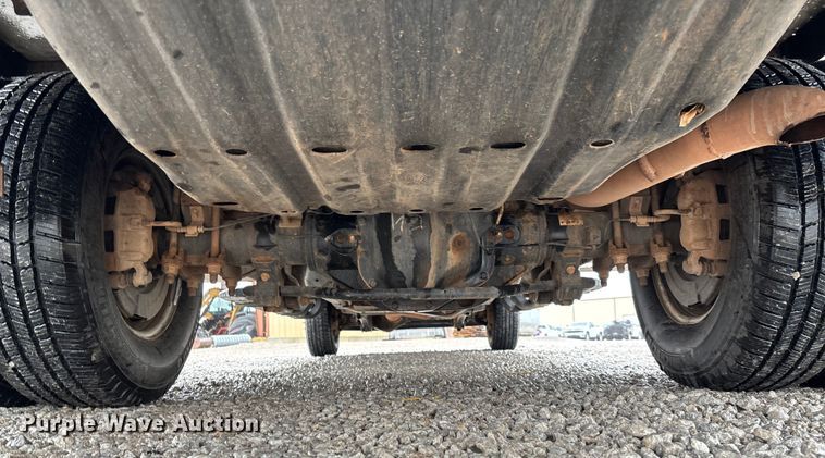 image for item EV3359 2017 Ford F350 Super Duty XL Crew Cab flatbed pickup truck