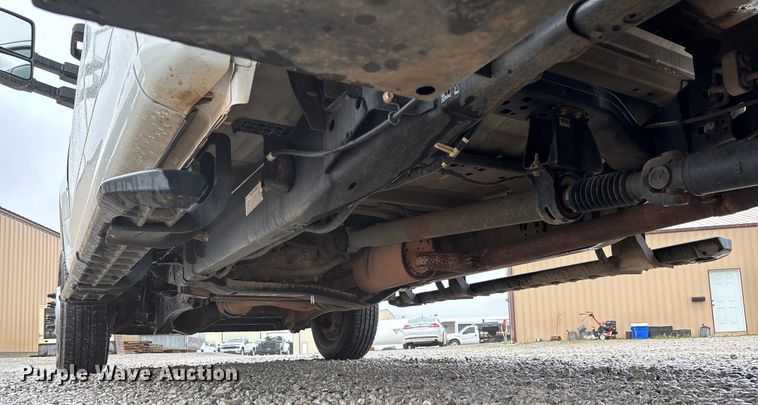 image for item EV3359 2017 Ford F350 Super Duty XL Crew Cab flatbed pickup truck