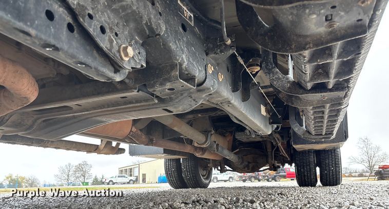 image for item EV3359 2017 Ford F350 Super Duty XL Crew Cab flatbed pickup truck