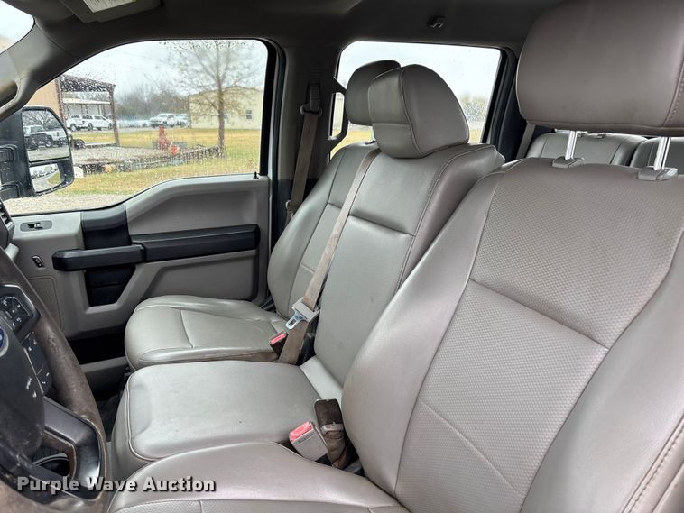 image for item EV3359 2017 Ford F350 Super Duty XL Crew Cab flatbed pickup truck