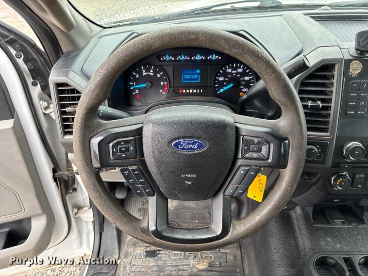 image for item EV3359 2017 Ford F350 Super Duty XL Crew Cab flatbed pickup truck