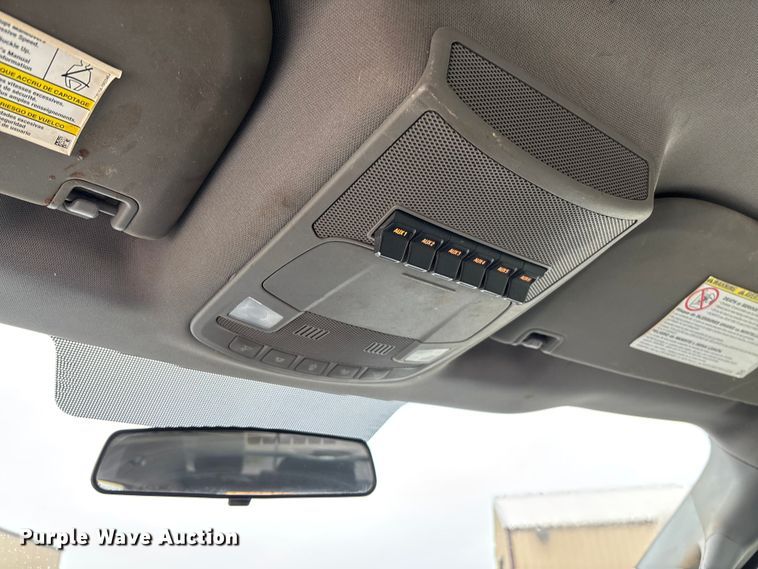 image for item EV3359 2017 Ford F350 Super Duty XL Crew Cab flatbed pickup truck