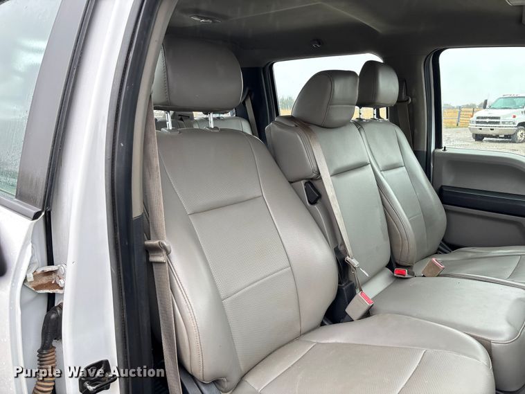 image for item EV3359 2017 Ford F350 Super Duty XL Crew Cab flatbed pickup truck